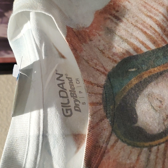 Virgen de Guadalupe Tshirt - Picture 8 of 9